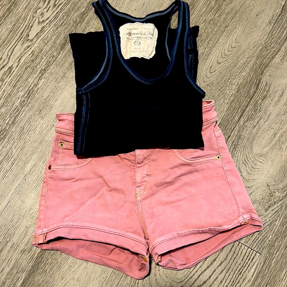 High waisted GUESS shorts